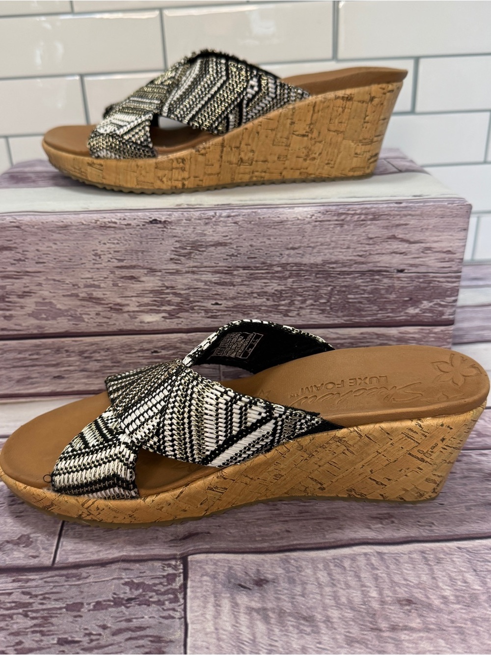 Skechers Women's Beverlee-Golden Palace Wedge Sandal size 6 - Picture 4 of 12